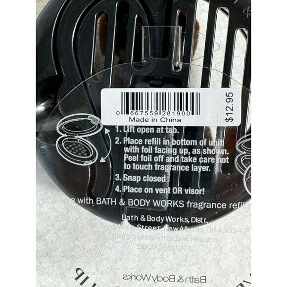 Bath and Body Works DOG WITH COLLAR Visor Clip and 3 Car Fragrance Refills - Picture 6 of 7